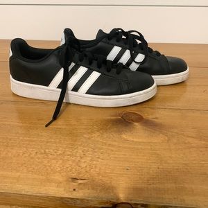 Adidas tennis shoes